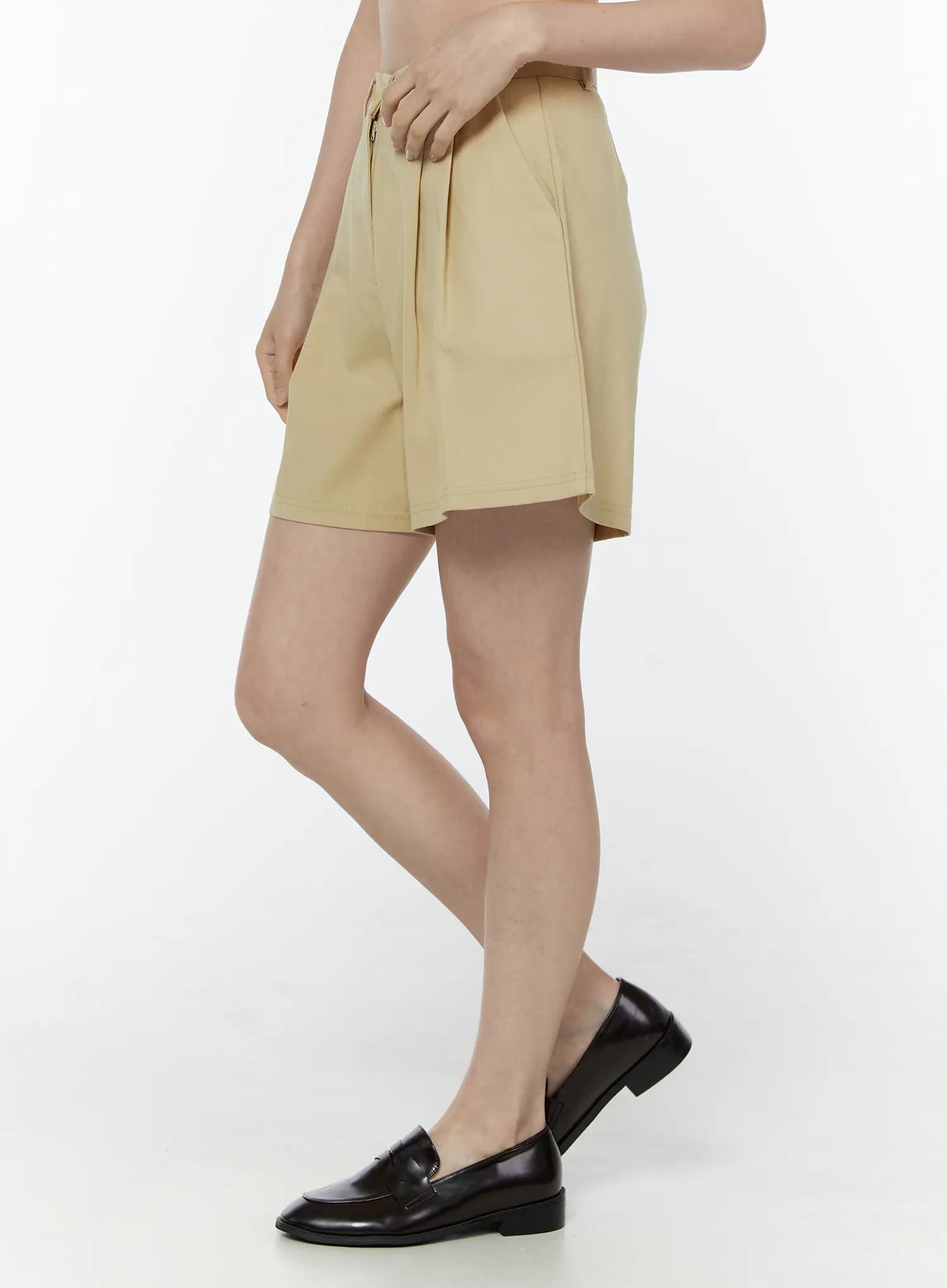 high-waist-pleated-wide-shorts-iu505