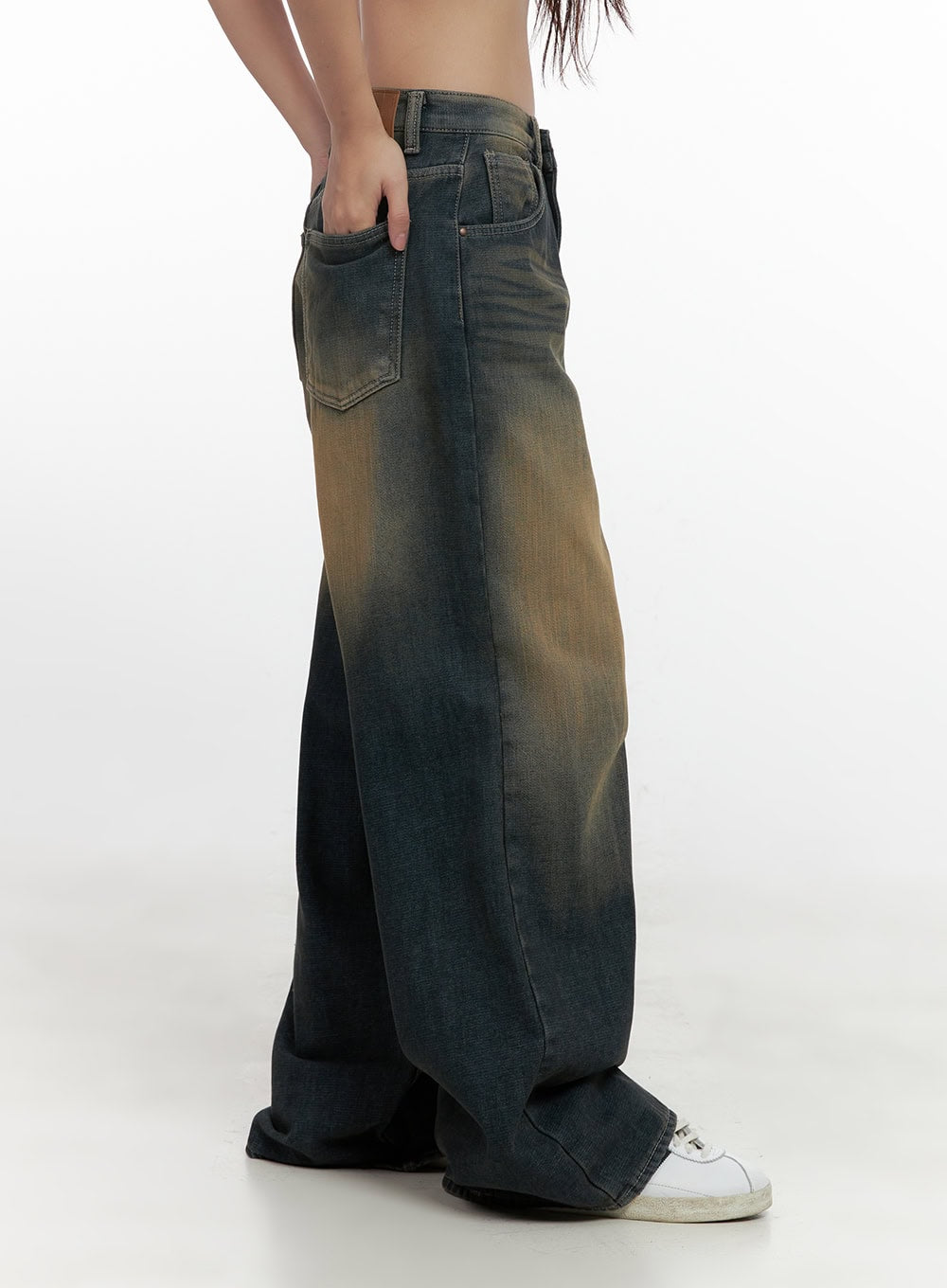 Bryana Cotton Comfort Wide Leg Jeans CN419 in dark blue, rear side close-up on model, back pocket and amber-wash fade detail visible, voluminous wide leg cotton denim with floor-length hem.