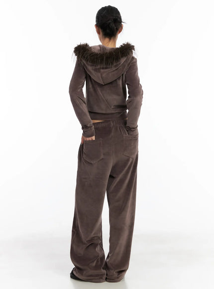 wide-leg-velvet-track-pants-cd508