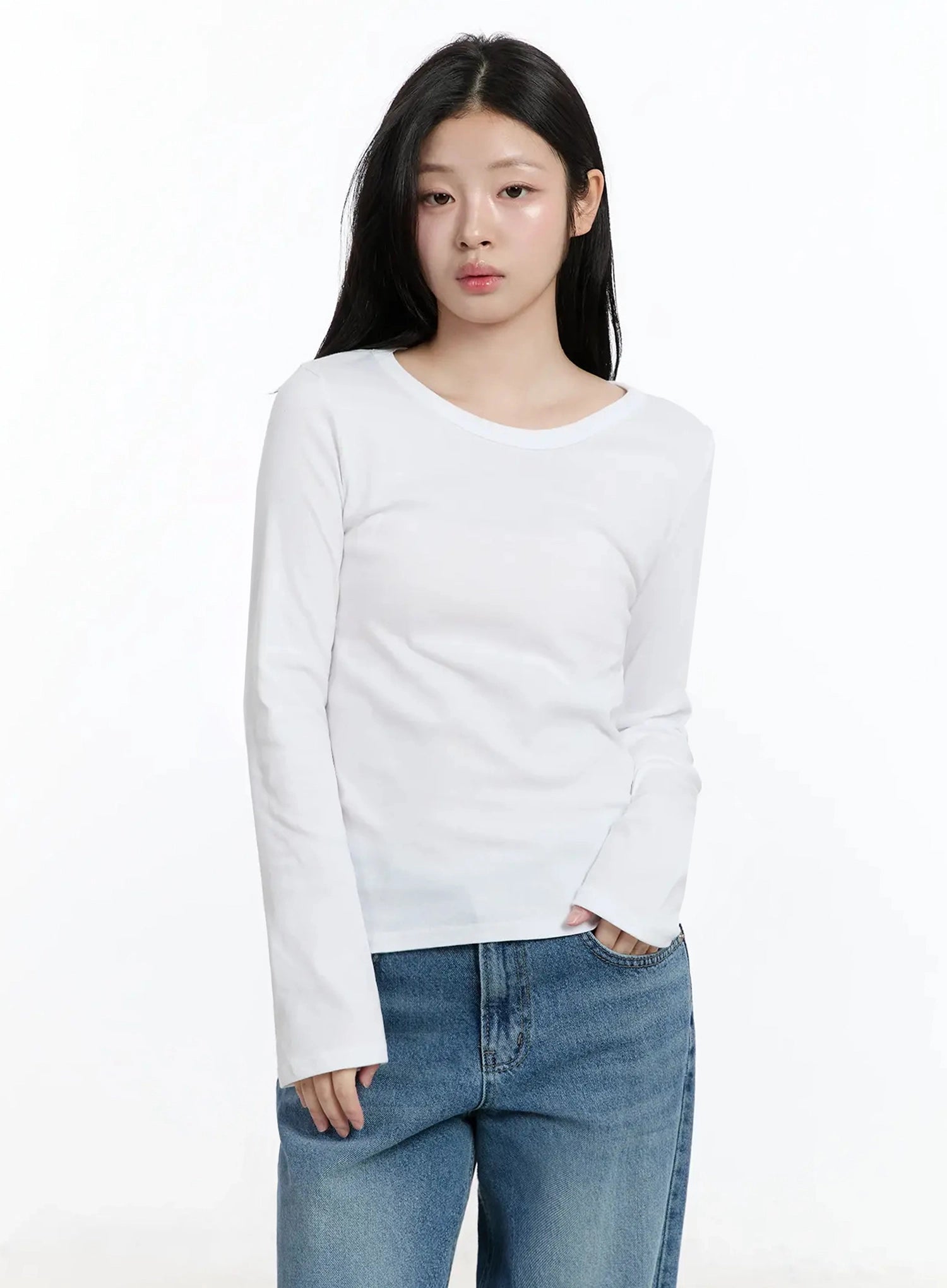 classic-round-neck-long-sleeve-top-im519