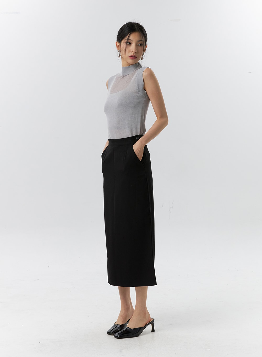 sleeveless-knit-top-il321