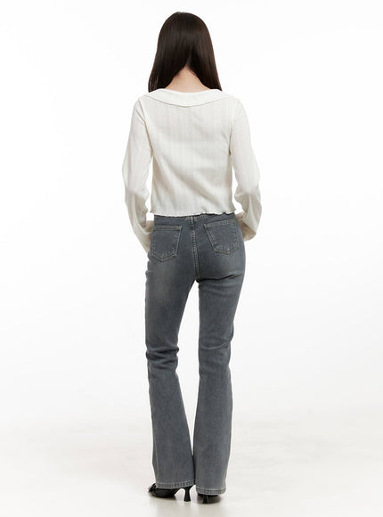 madison-washed-flared-jeans-on422