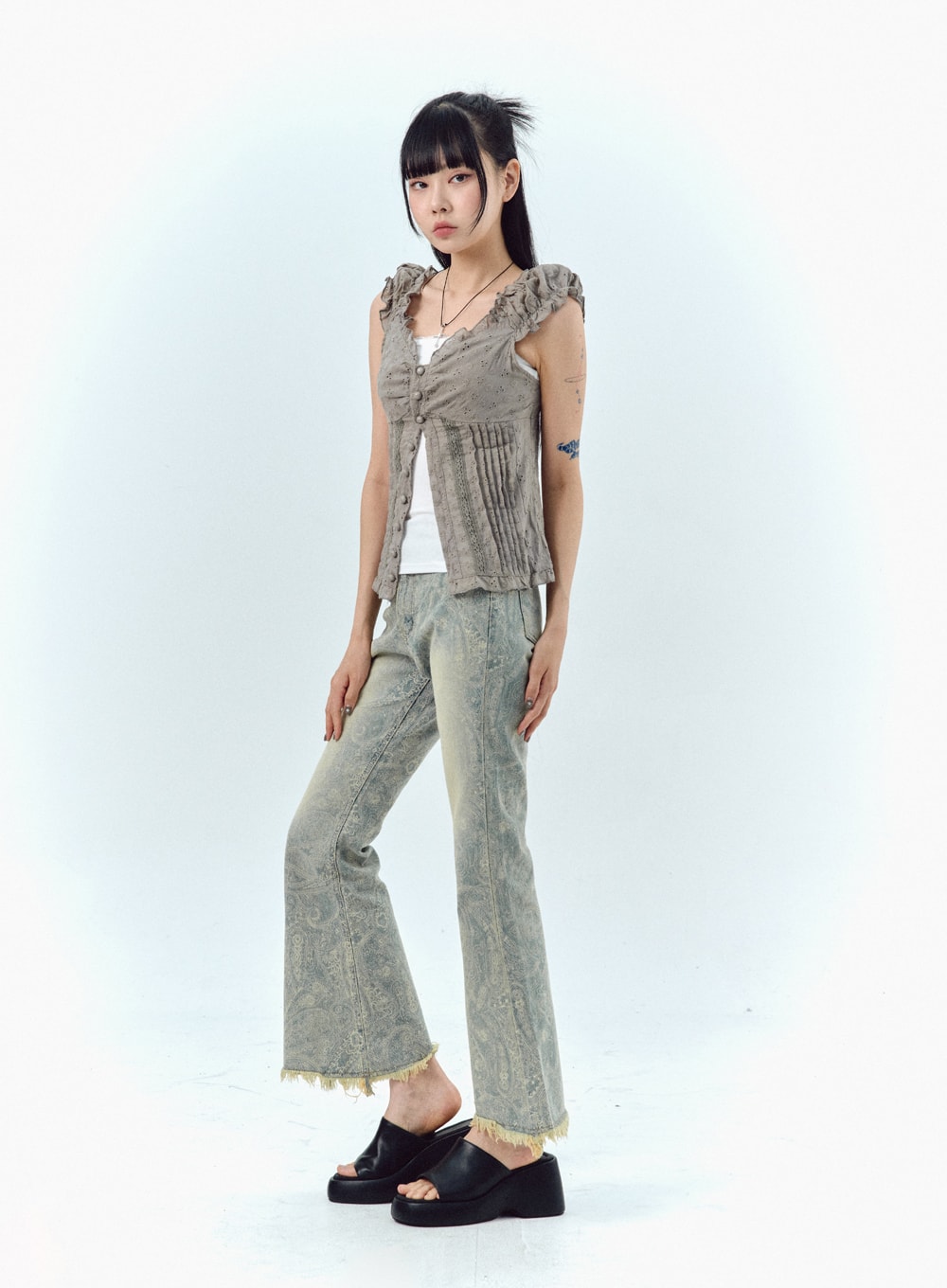 frill-button-top-iu329