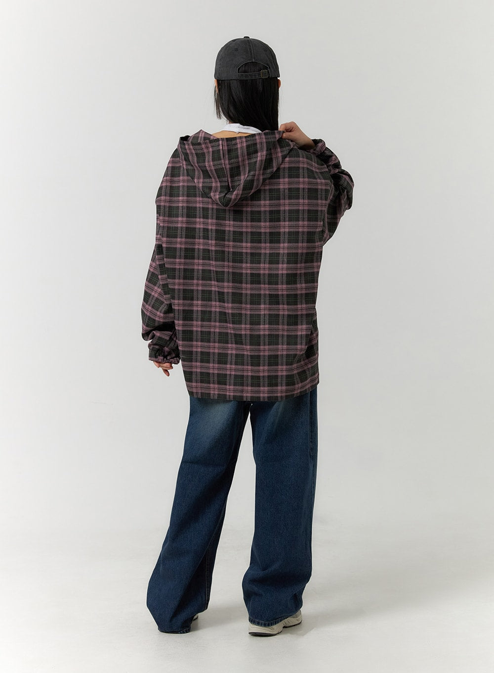 Wide Leg Washed Denim Jeans CF407 in blue, full-length back view on model, wide-leg cotton denim showing clean back pockets and washed finish, paired with plaid hooded shirt and cap.