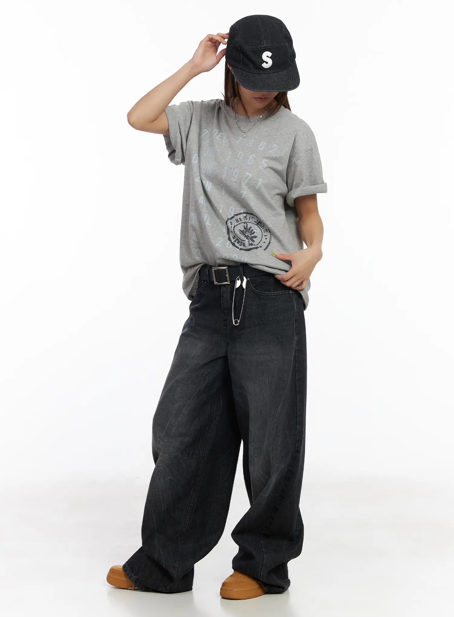 graphic-date-print-t-shirt-cm520