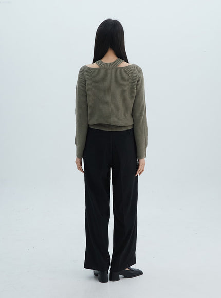 pintuck-straight-fit-tailored-pants-on309