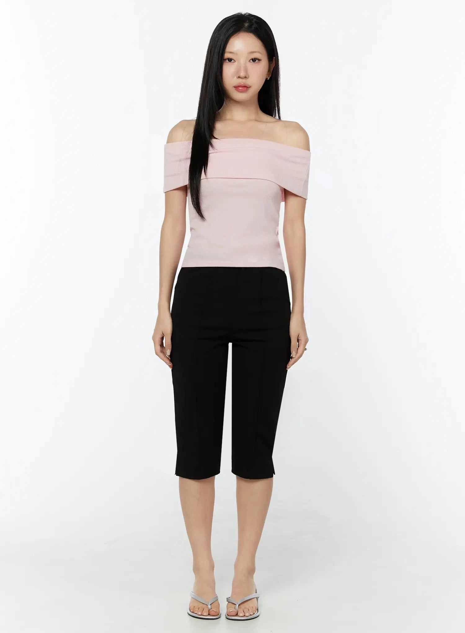 slim-fit-stretch-capri-pants-iu522
