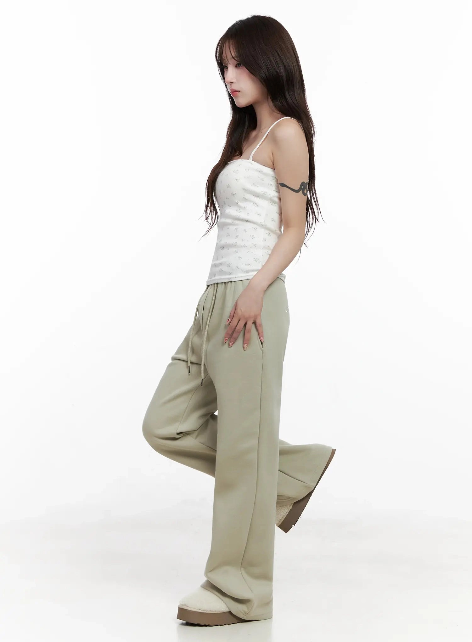 lucky-fleece-wide-leg-sweatpants-in514