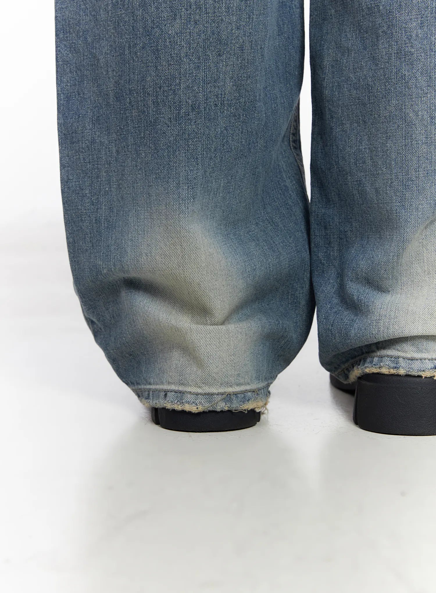 itzel-low-rise-wide-leg-jeans-cm516