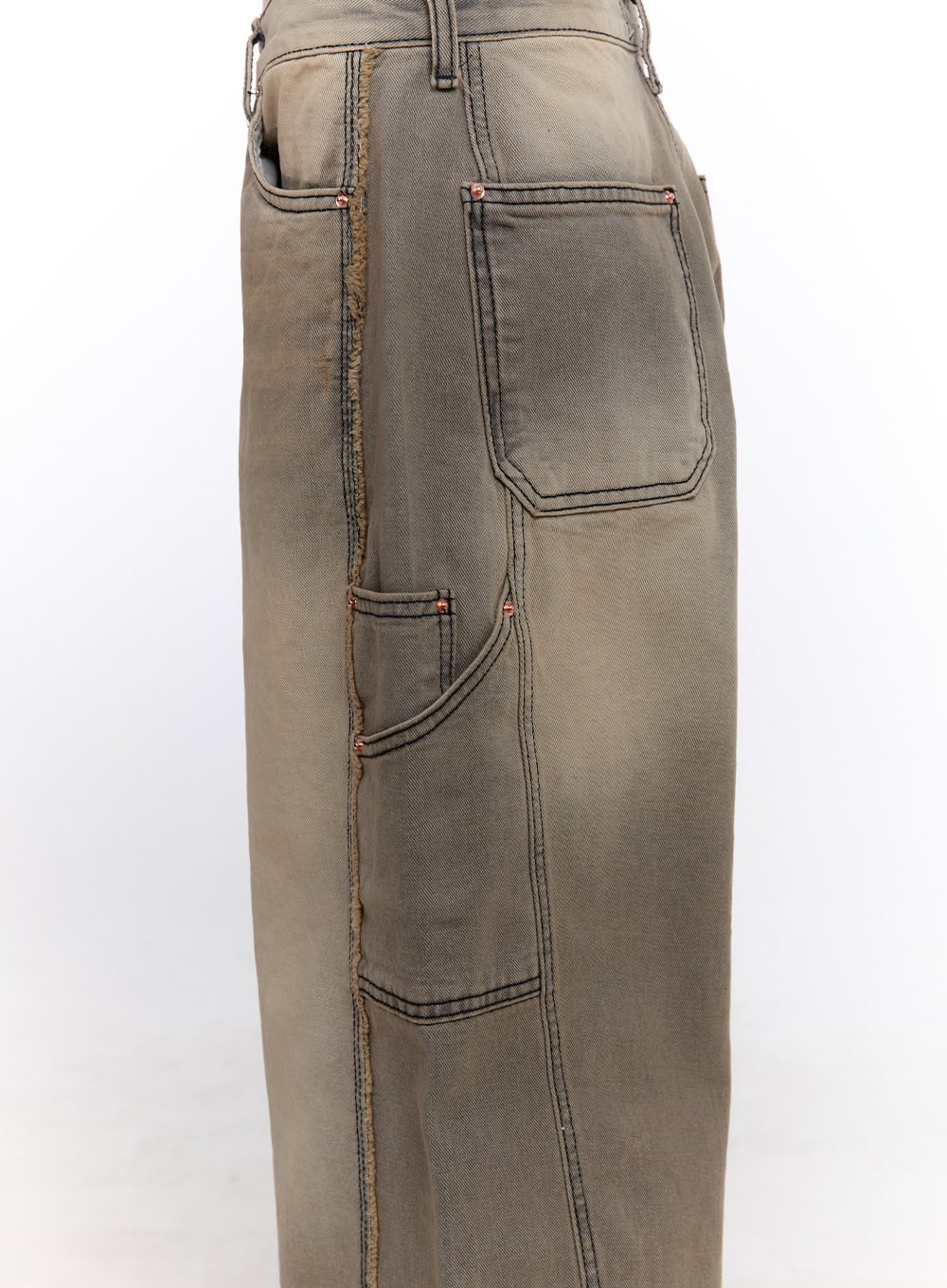 Sara Stitched Pocket Baggy Jeans CF512 in Beige, flat side close-up detail, highlighting stitched side and thigh pockets, copper rivets, and contrast seam stitching on washed denim.