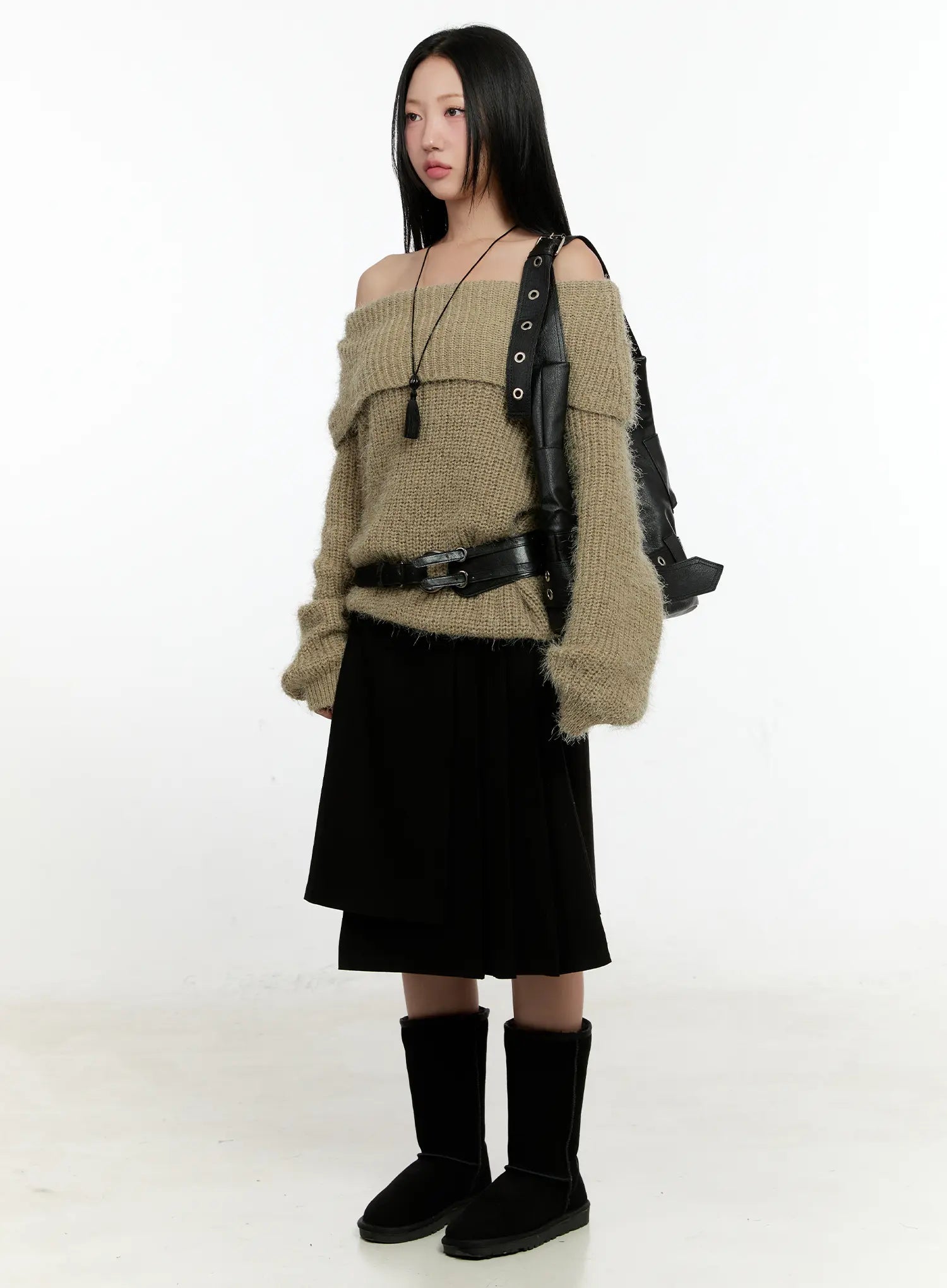 loose-fit-off-shoulder-knit-sweater-cn505