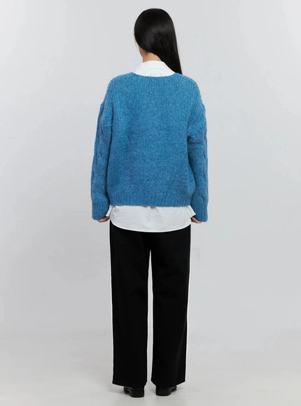 cable-knit-v-neck-sweater-is516