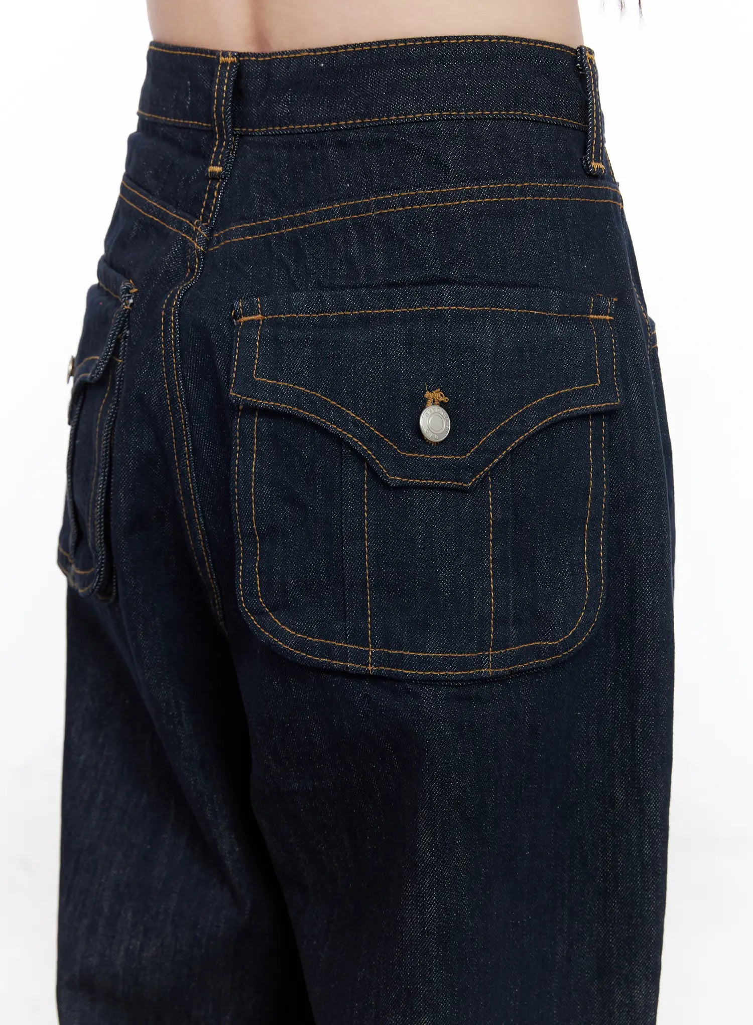 rowyn-wide-leg-jeans-with-pocket-detail-cf523