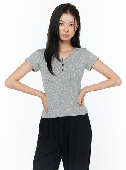 polka-dot-lace-trim-henley-tee-iu519