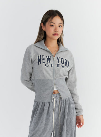 wide-collar-zip-up-sweatshirt-co311