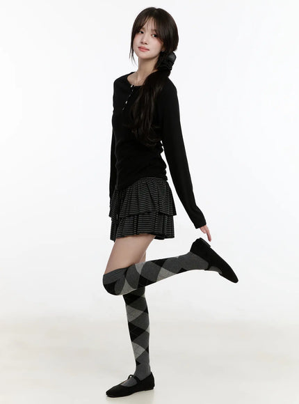 button-accent-long-sleeve-top-cm510