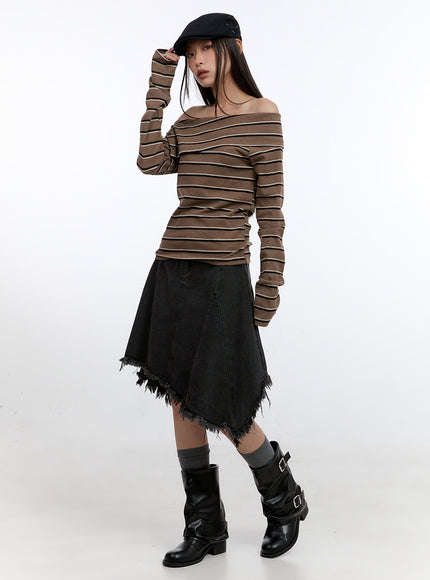 buttoned-off-shoulder-stripe-tee-cn401