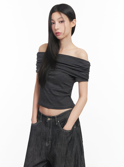 off-shoulder-striped-tee-iy516