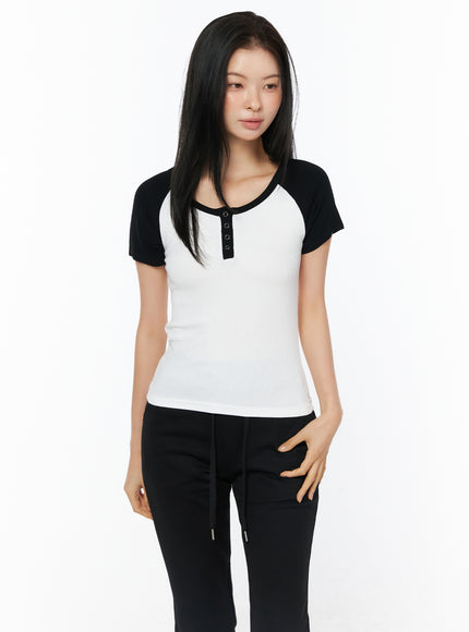 short-sleeve-colorblock-henley-tee-iu516