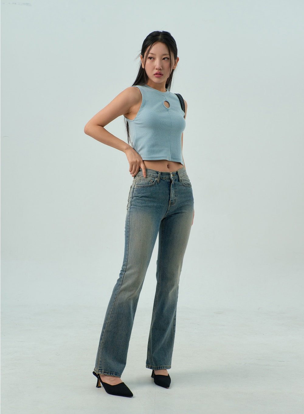 slim-fit-bootcut-jeans-cy326