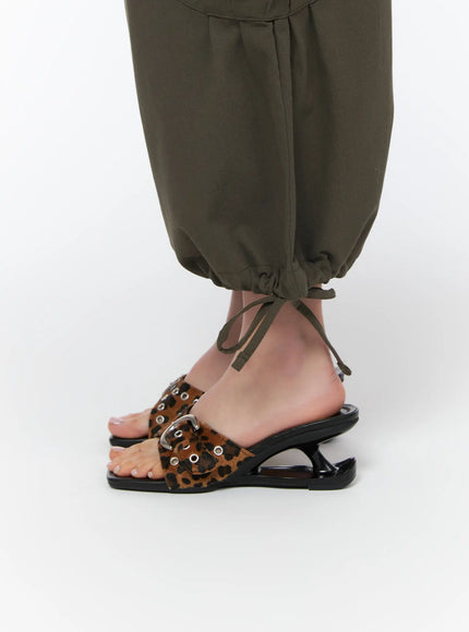 spotted-print-heel-sandals-ca515