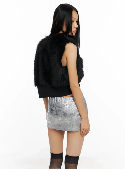 midnight-faux-fur-crop-vest-co528