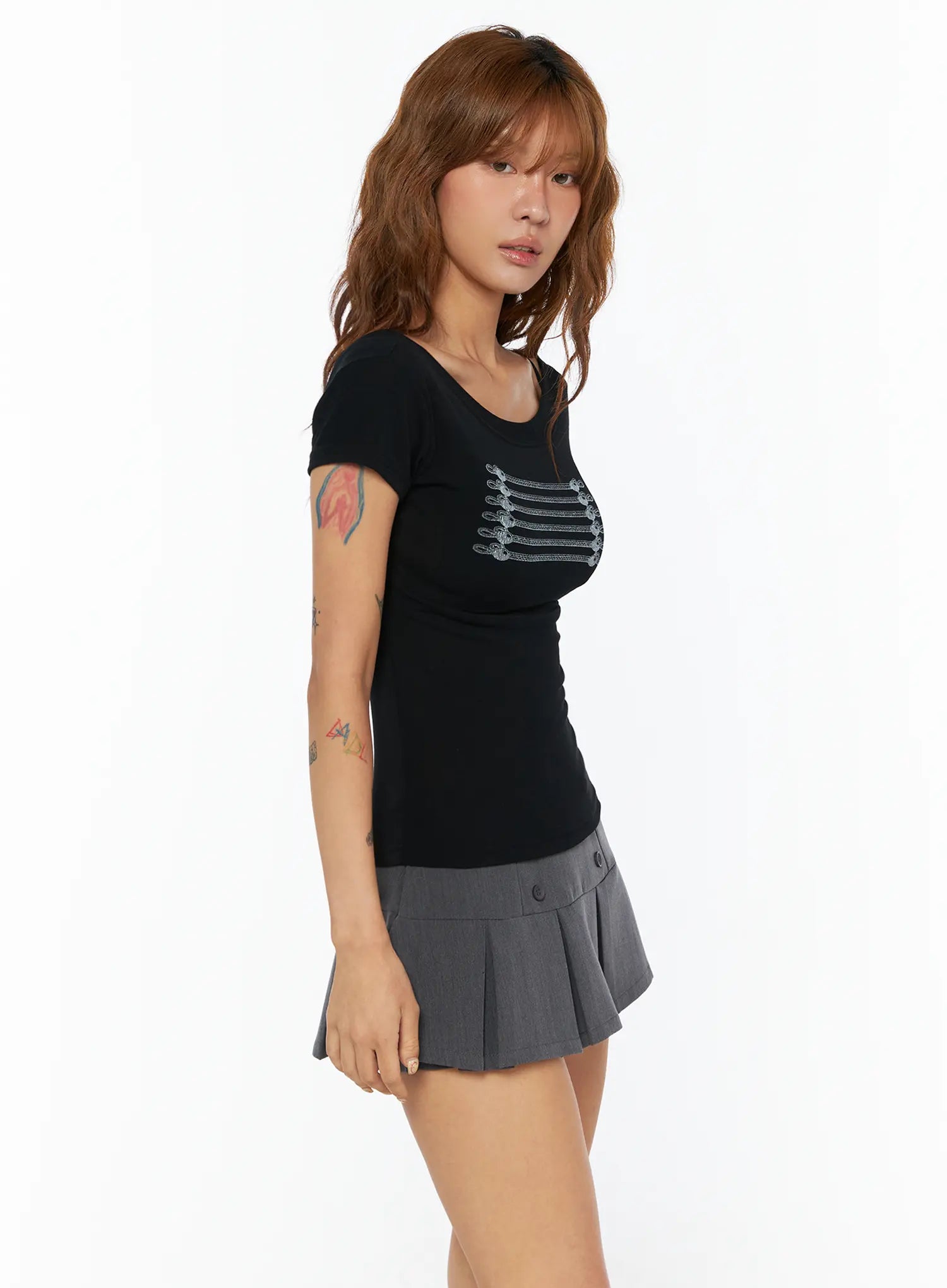 edgy-rope-graphic-top-cu518