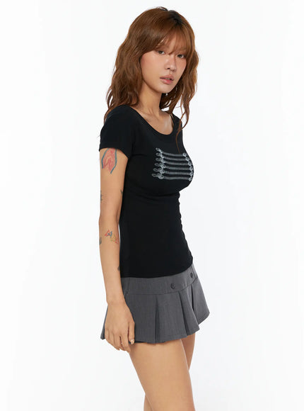 edgy-rope-graphic-top-cu518