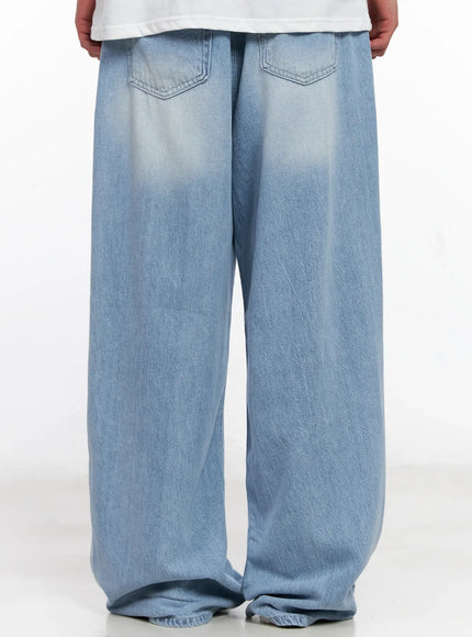 mens-light-wash-denim-jeans-ig508