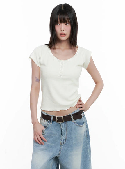 lace-trimmed-button-short-sleeve-il531