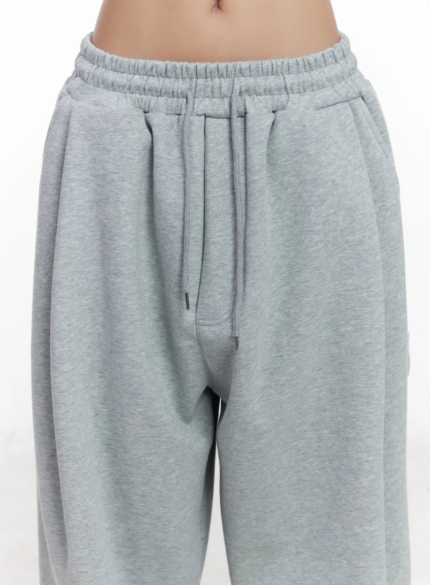 oversized-sweatpatns-cj530