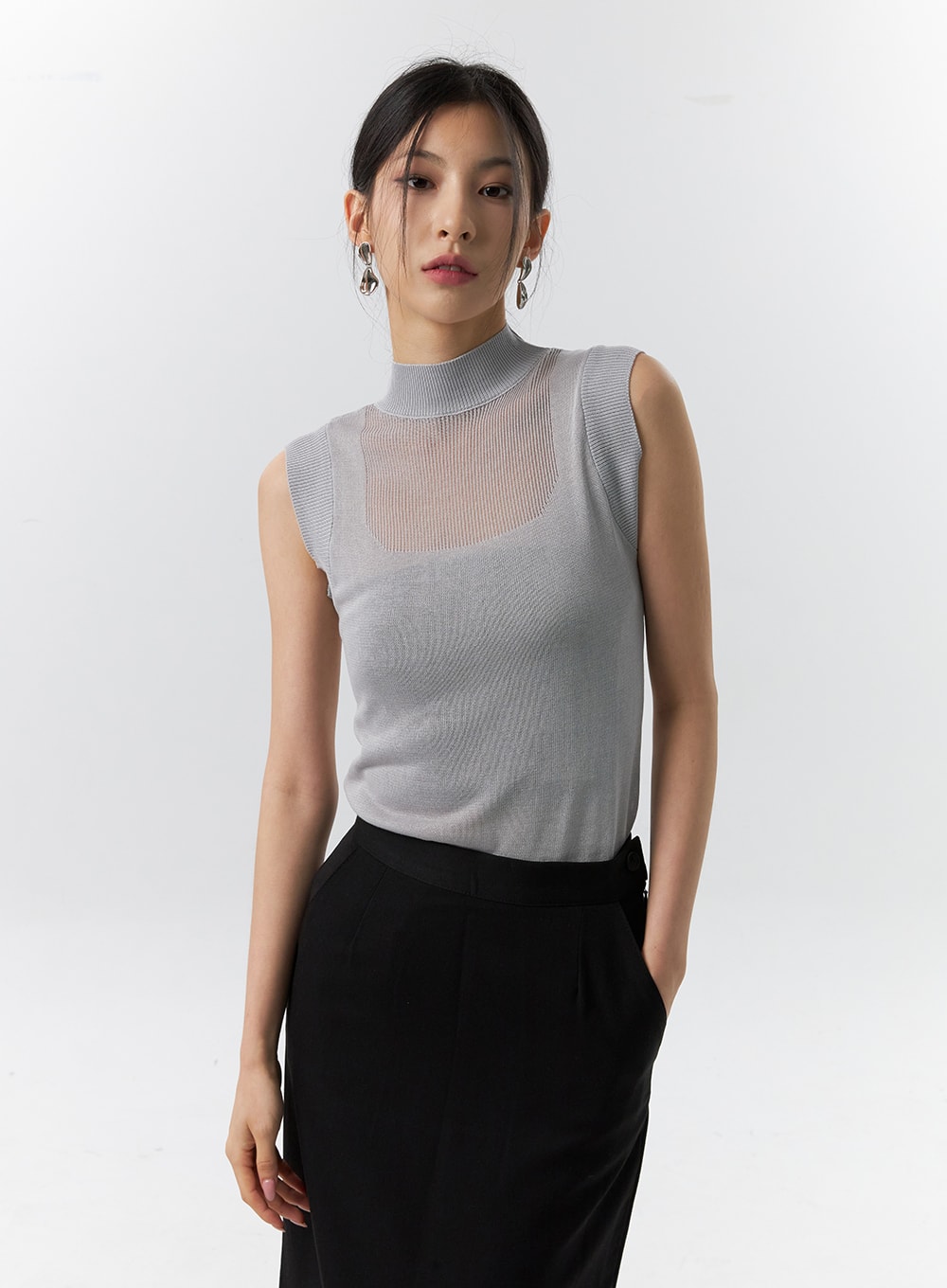 sleeveless-knit-top-il321