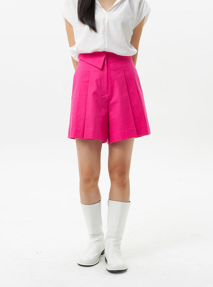 pleated-shorts-ou323