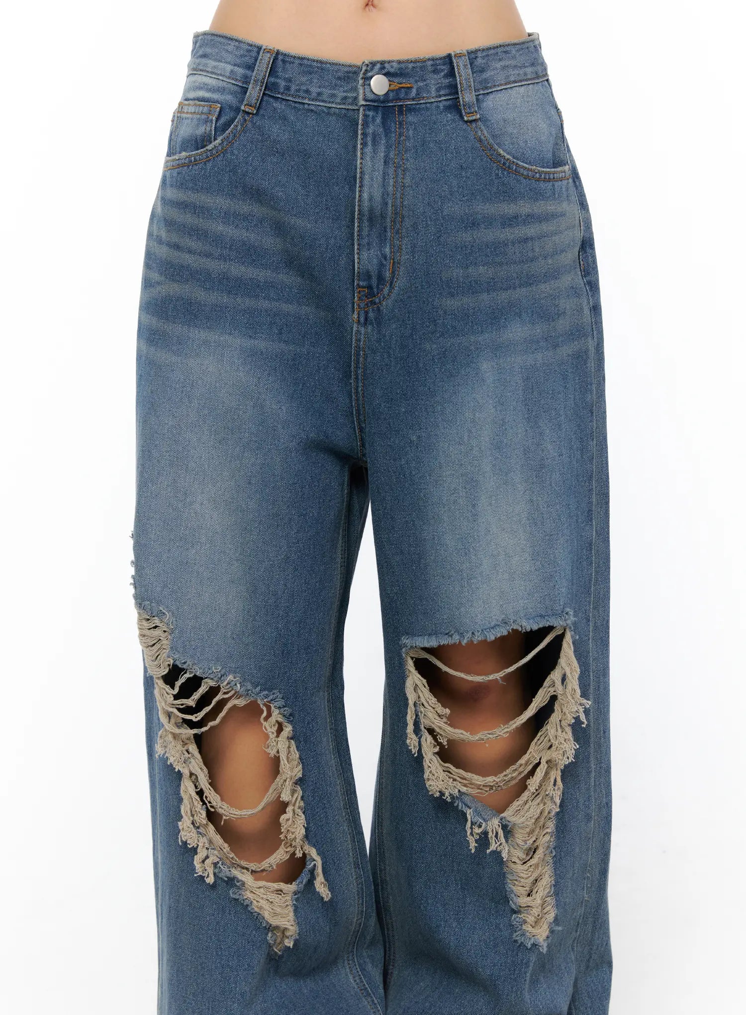 mika-distressed-wide-leg-jeans-cu512