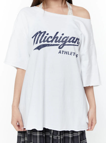 oversized-off-shoulder-graphic-tee-cy519