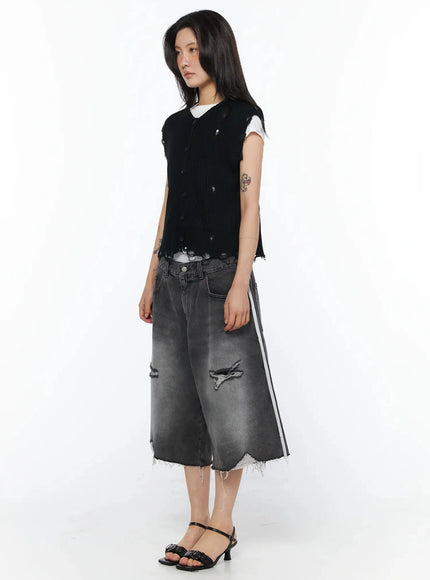 elya-distressed-bermuda-jorts-iu509