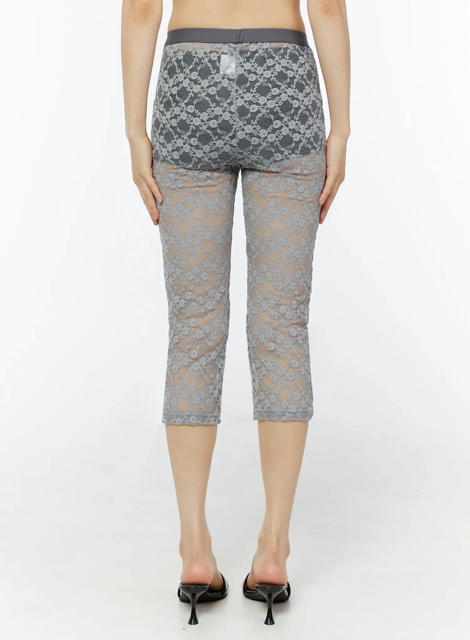 sheer-lace-capri-leggings-iu518