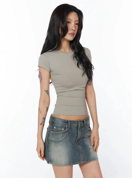 slim-fit-round-neck-basic-top-iu509