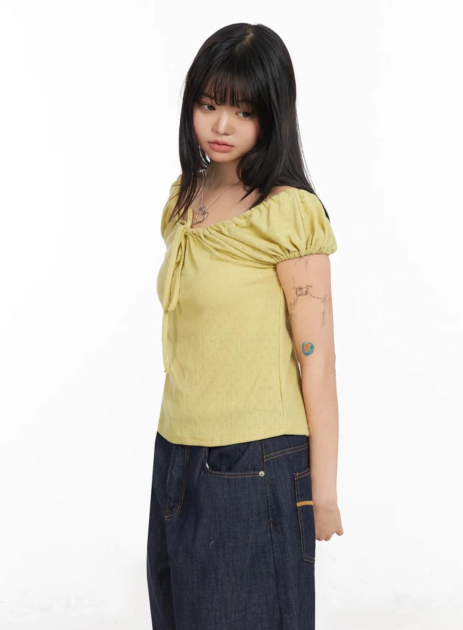 eyelet-ruched-off-shoulder-top-ia523