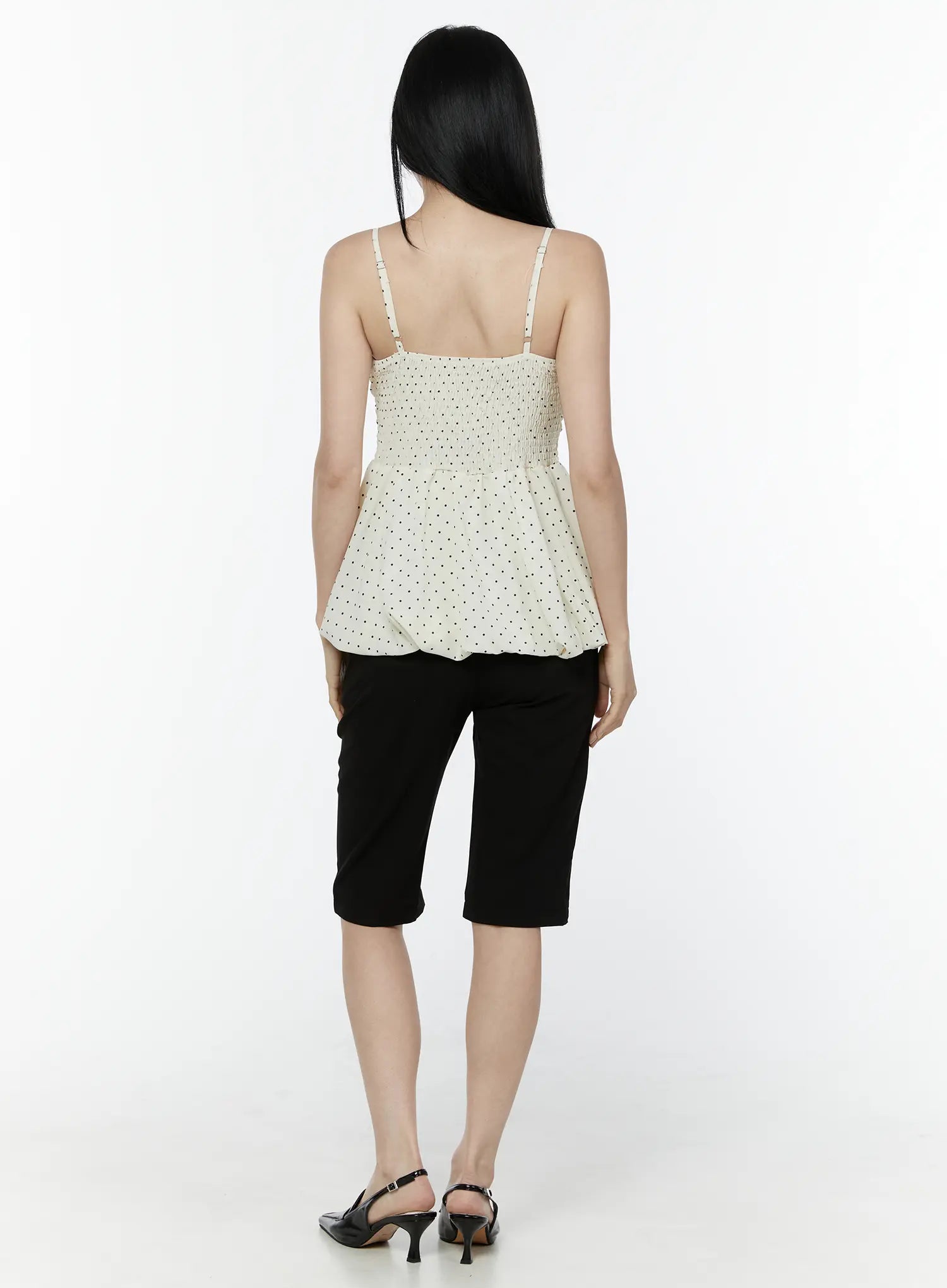 high-waisted-button-capri-pants-iu505