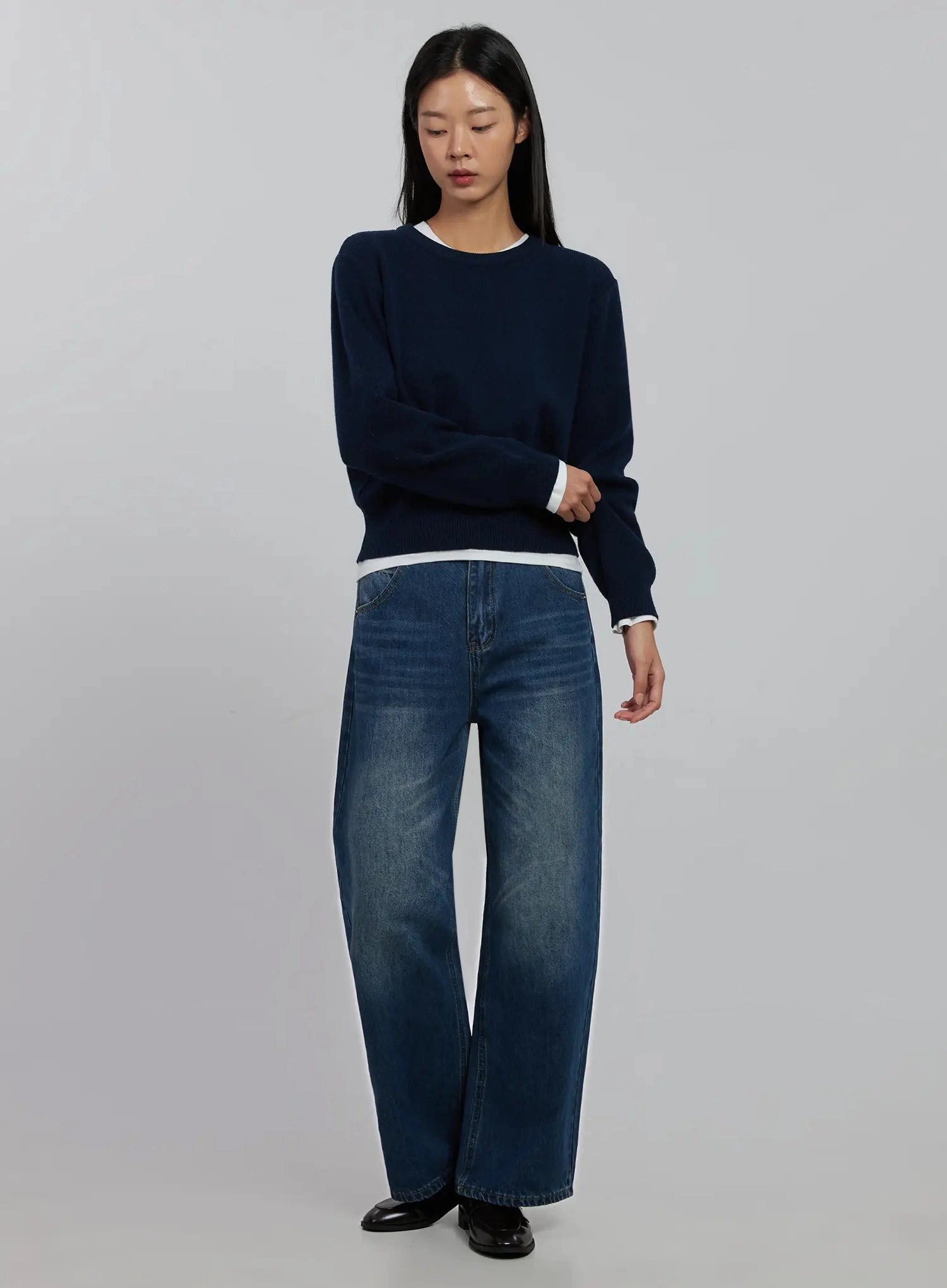 soft-round-neck-knit-top-ij508