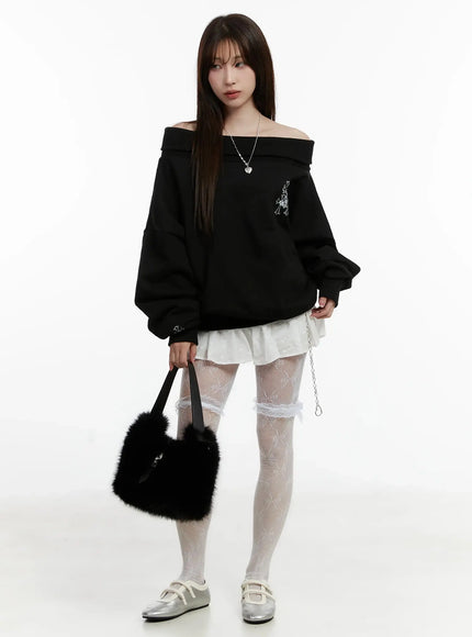 off-shoulder-graphic-sweatshirt-id525