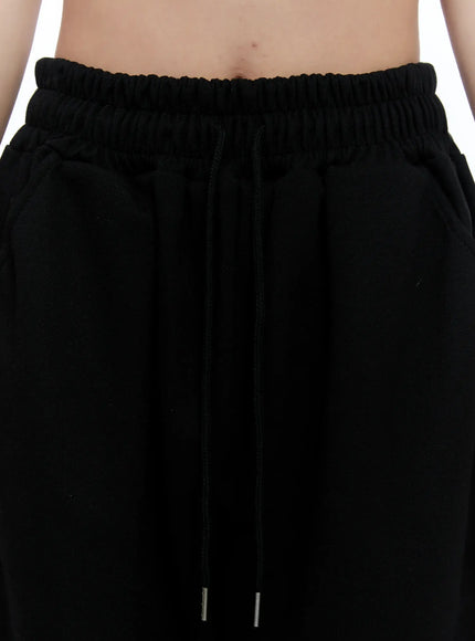 wide-leg-relaxed-fit-track-pants-cl530