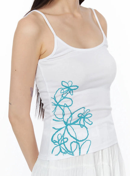 floral-embroidered-sleeveless-top-iy525