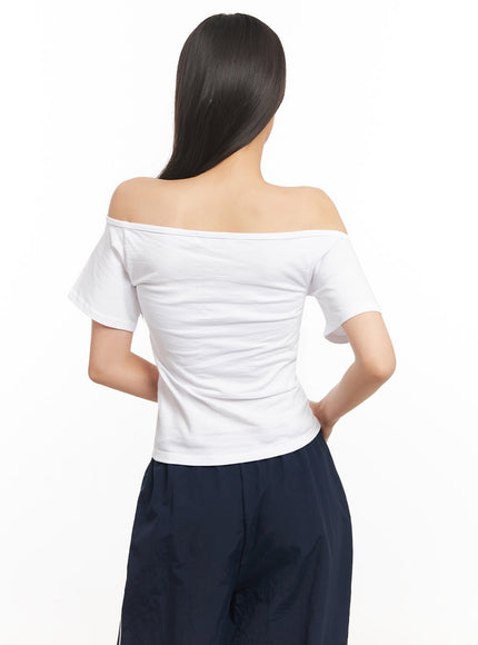 cotton-graphic-off-shoulder-t-shirt-ia507