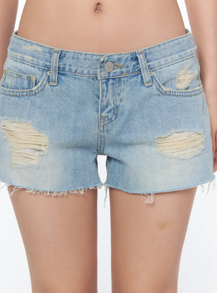 distressed-denim-shorts-cy512