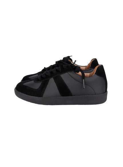 classic-unisex-sneakers-cn527