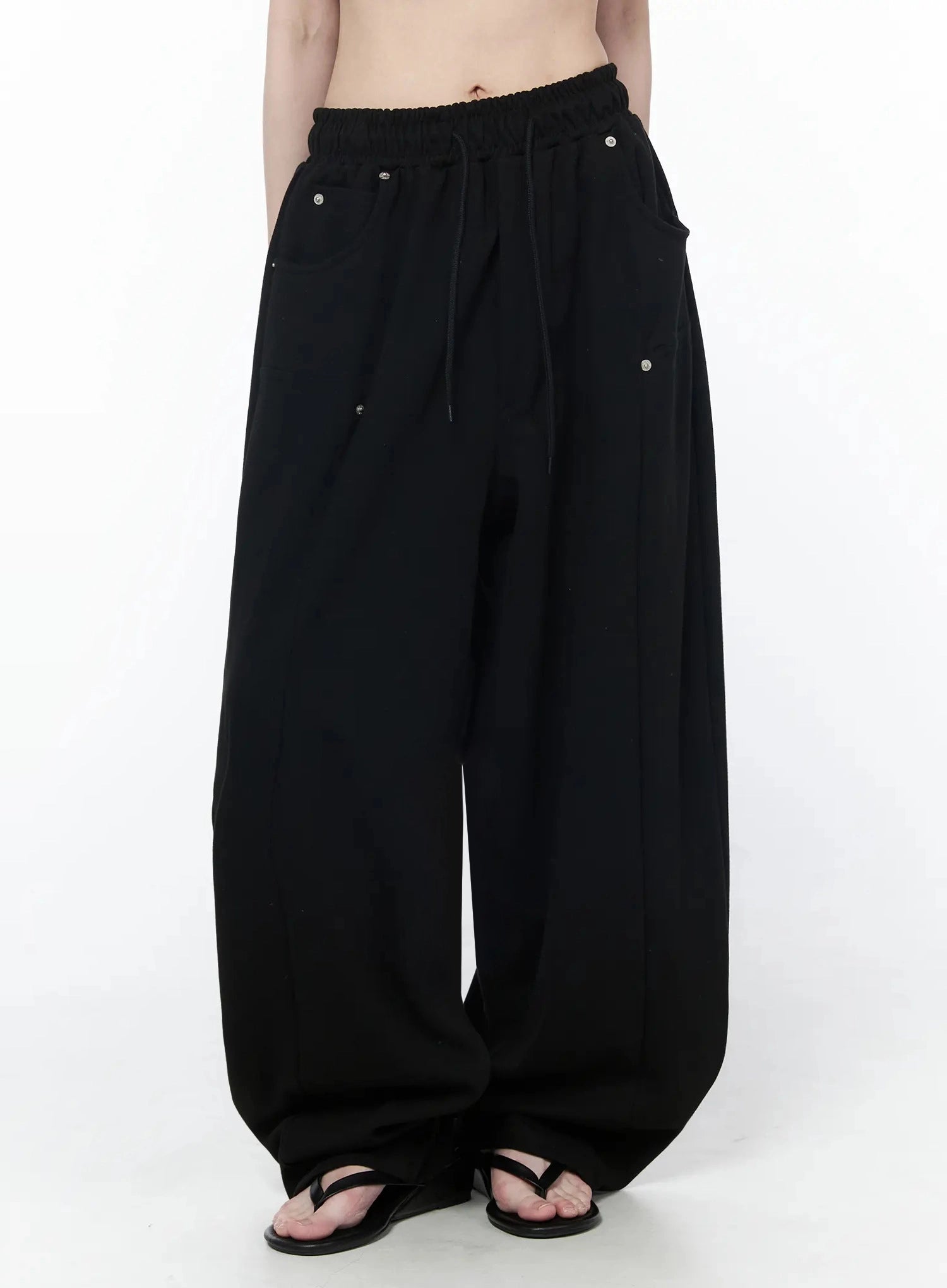 balloon-fit-sweatpants-iu512