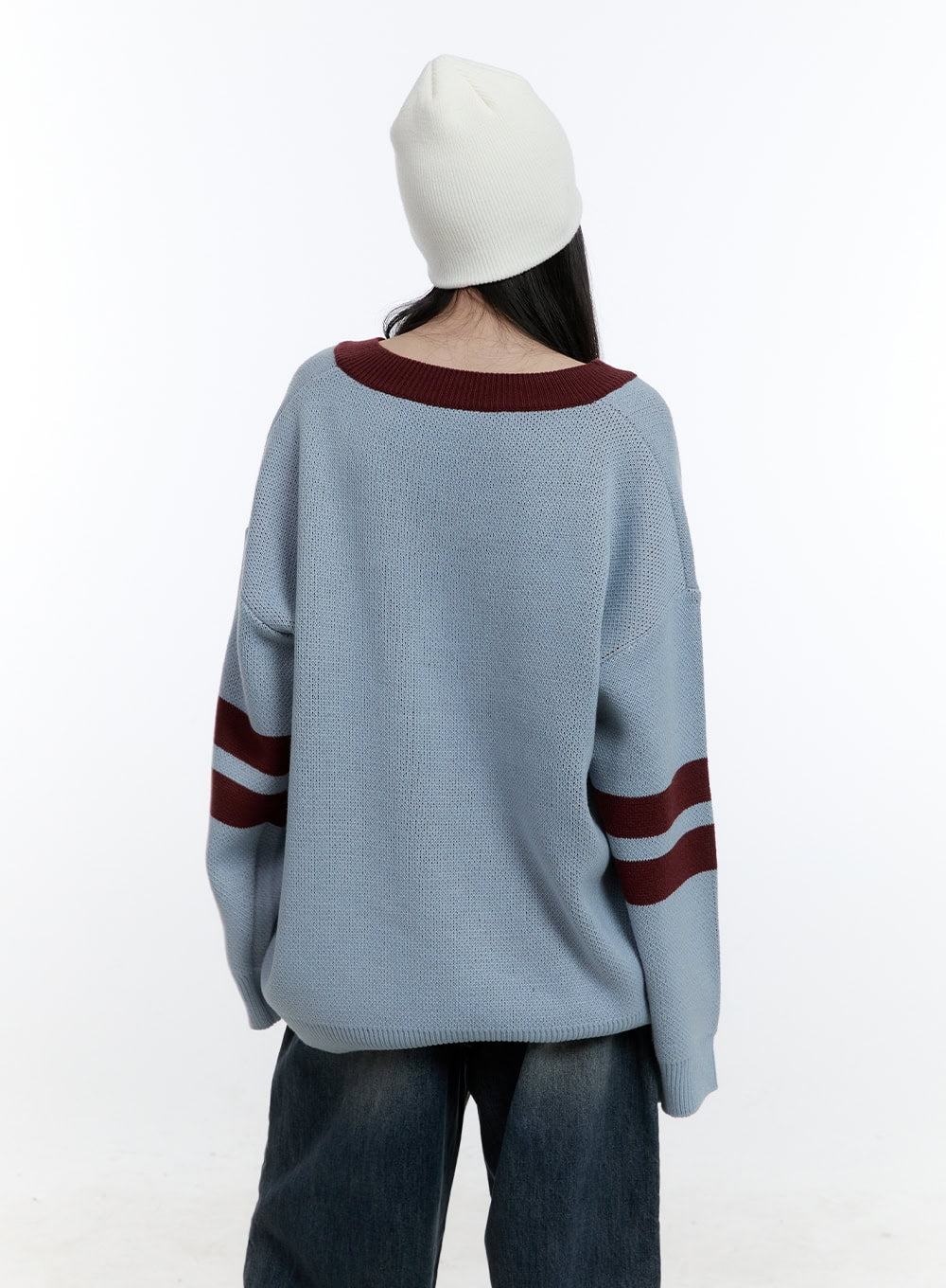 two-tone-graphic-v-neck-sweater-cj521