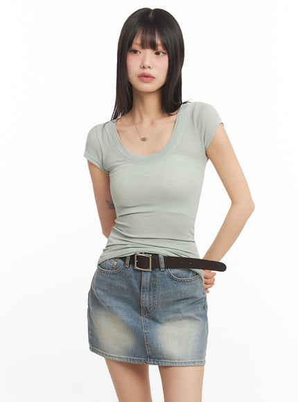 slim-fit-slightly-sheer-top-ia528